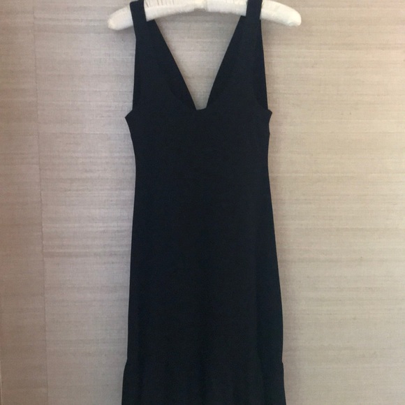 Black dress - Picture 3 of 5